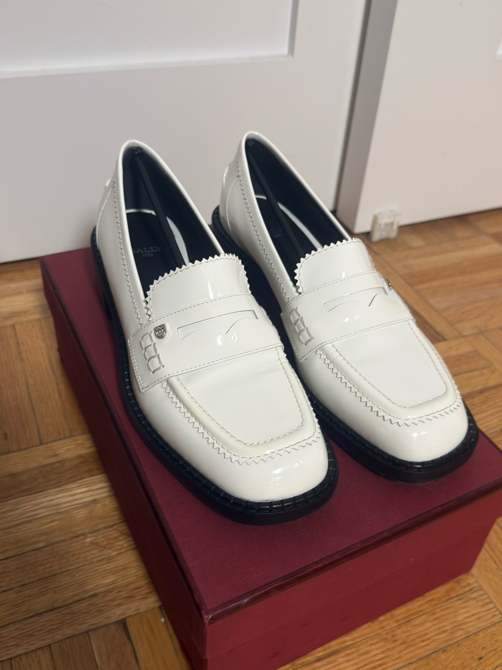 Bally White Patent Leather Penny Loafers with Black Soles US 7.5 NWT
